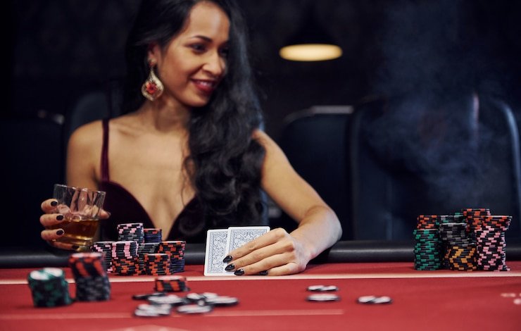 Papan peringkat turnamen Blackjack dengan nama pemain dan skor